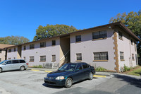 Park South Condominium in Pinellas Park, FL - Foto de edificio - Building Photo