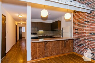 873 W Lill Ave, Unit B1 in Chicago, IL - Building Photo - Building Photo