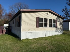 2500 Mann Rd in Village of Clarkston, MI - Building Photo