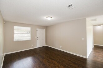 5038 Locksley Ave in Jacksonville, FL - Building Photo - Building Photo