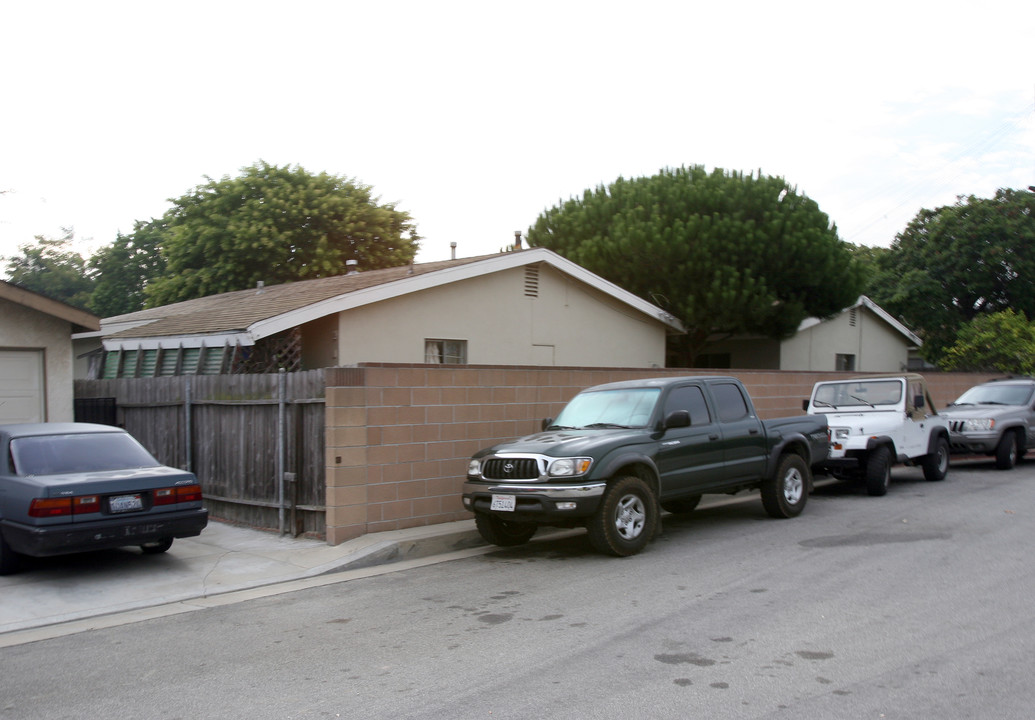 2038-2040 250th St in Lomita, CA - Building Photo