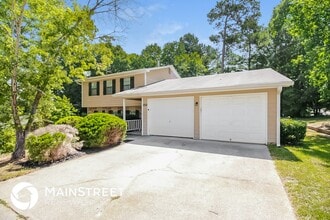 1005 Lombardy Way in Jonesboro, GA - Building Photo - Building Photo