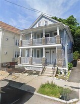 76 Pembroke Ave in Providence, RI - Building Photo