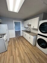 167 Park Rd, Unit 3-e in West Hartford, CT - Building Photo