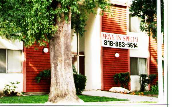 7523 Alabama Ave in Canoga Park, CA - Building Photo - Building Photo