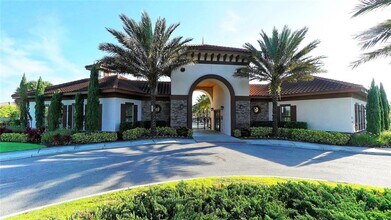 1307 Oak Crest St in Davenport, FL - Building Photo - Building Photo
