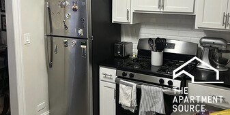 918 Green Bay Rd, Unit 2D in Winnetka, IL - Building Photo