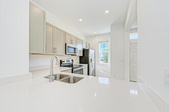 6354 Fairmont Ln in Palmetto, FL - Building Photo - Building Photo