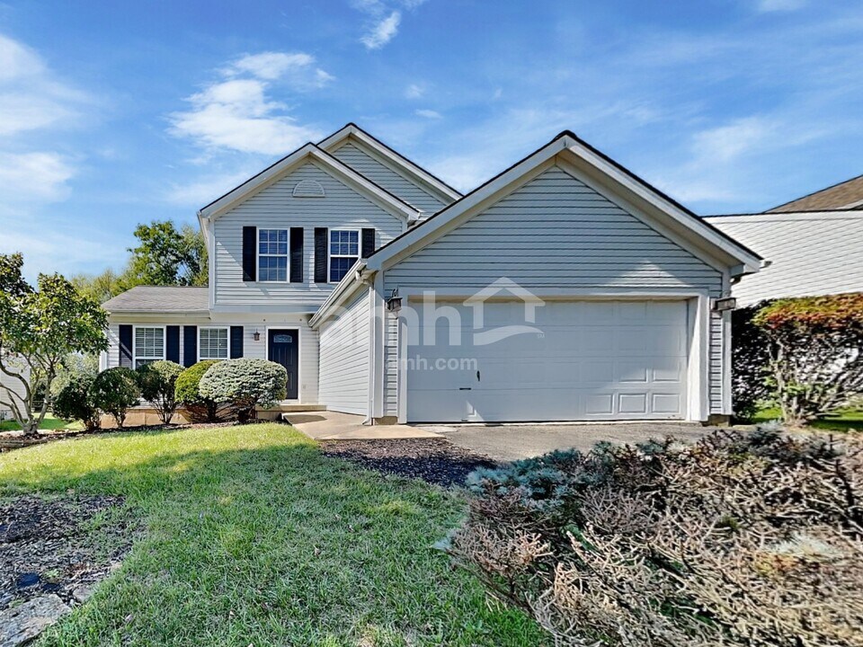 545 Weeping Willow Ln in Hamilton Township, OH - Building Photo