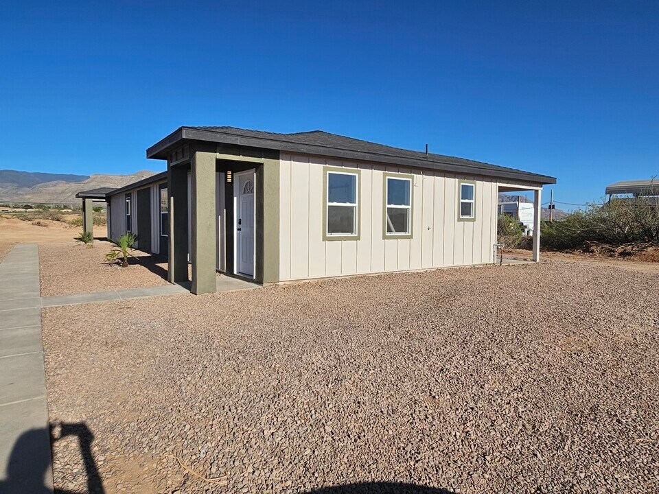 2405 Holly Ave in Alamogordo, NM - Building Photo