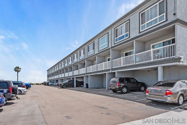 1111 Seacoast Dr in Imperial Beach, CA - Building Photo - Building Photo