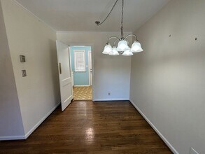 1700 Roslyn Dr in Burlington, NC - Building Photo - Building Photo