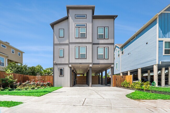 1501 Ashley Ct in Seabrook, TX - Building Photo - Building Photo