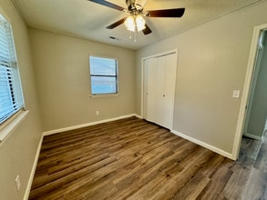 6521 W Double Springs Rd in Fayetteville, AR - Building Photo - Building Photo