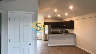 17150 Belmont Ave in Port Charlotte, FL - Building Photo - Building Photo
