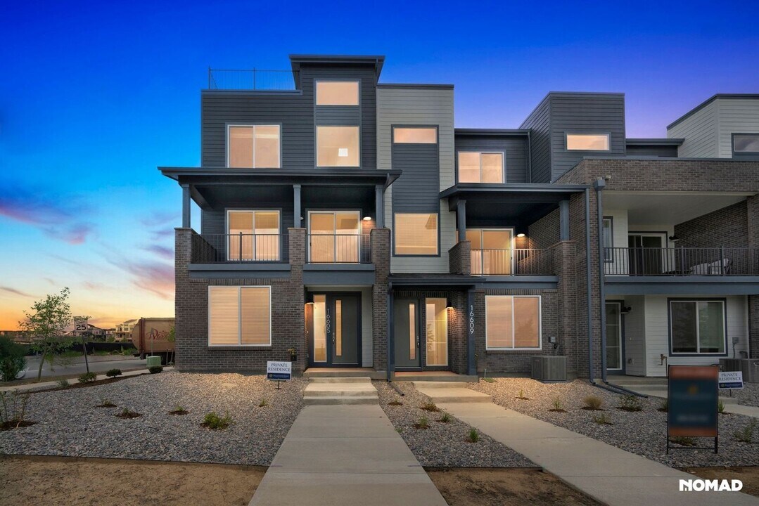 16605 Promenade St in Broomfield, CO - Building Photo