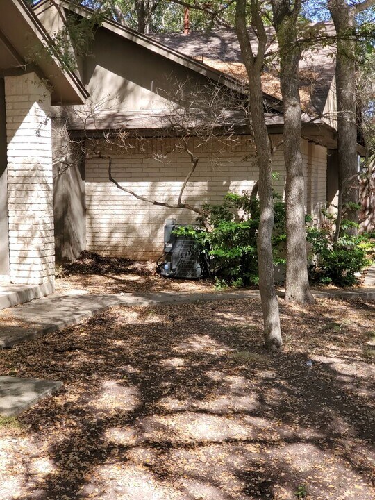 1006 Milford Way in Austin, TX - Building Photo