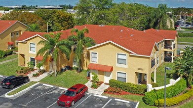 Savannah Place Apartments in Boca Raton, FL - Building Photo - Building Photo