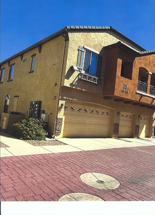 2727 N Price Rd in Chandler, AZ - Building Photo