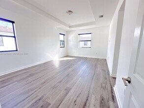 244 NE 210th Way in North Miami Beach, FL - Building Photo - Building Photo