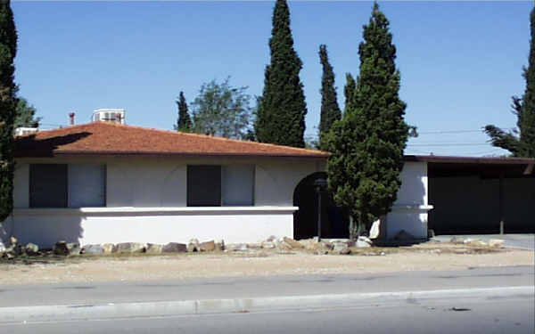 13360 Navajo Rd in Apple Valley, CA - Building Photo - Building Photo