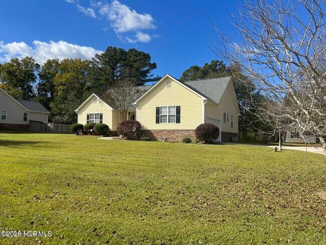 117 Walnut Hills Dr in Richlands, NC - Building Photo - Building Photo