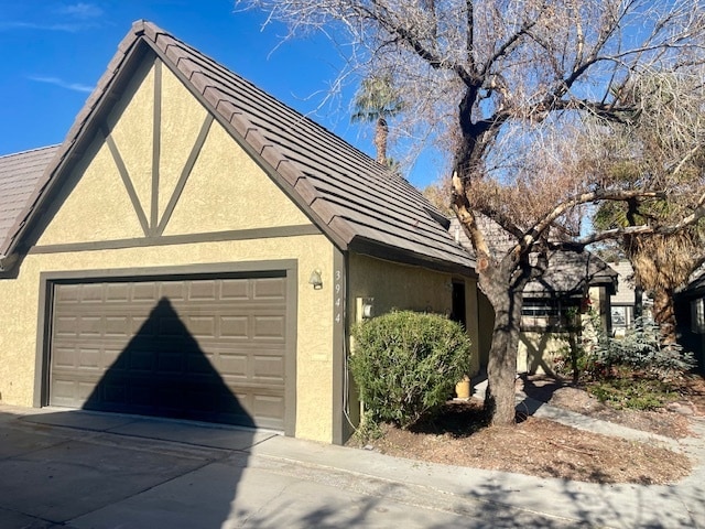 property at 3944 Edgemoor Way