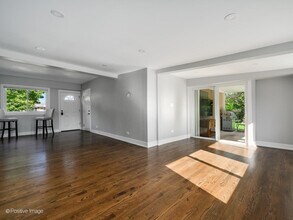 7225 E Prairie Rd in Lincolnwood, IL - Building Photo - Building Photo