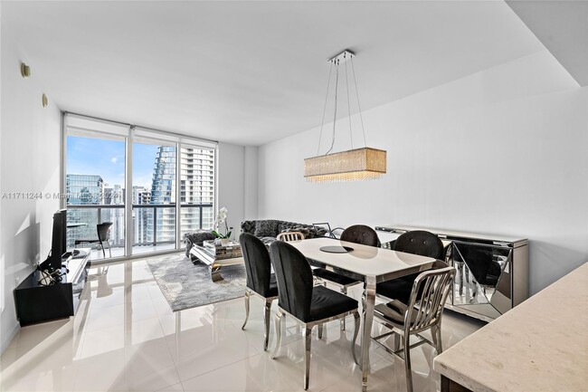 475 Brickell Ave in Miami, FL - Building Photo - Building Photo