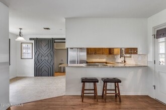 315 S Philo Dr in Lafayette, LA - Foto de edificio - Building Photo