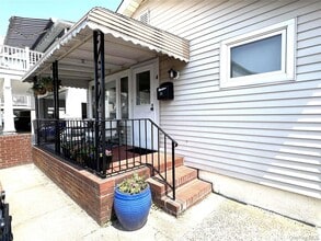 86 Wyoming Ave in Long Beach, NY - Building Photo - Building Photo