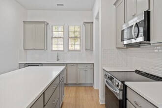 THE ONE-AUBURN in Auburn, AL - Foto de edificio - Interior Photo