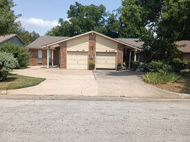 622 Billie Ruth Ln in Hurst, TX - Building Photo