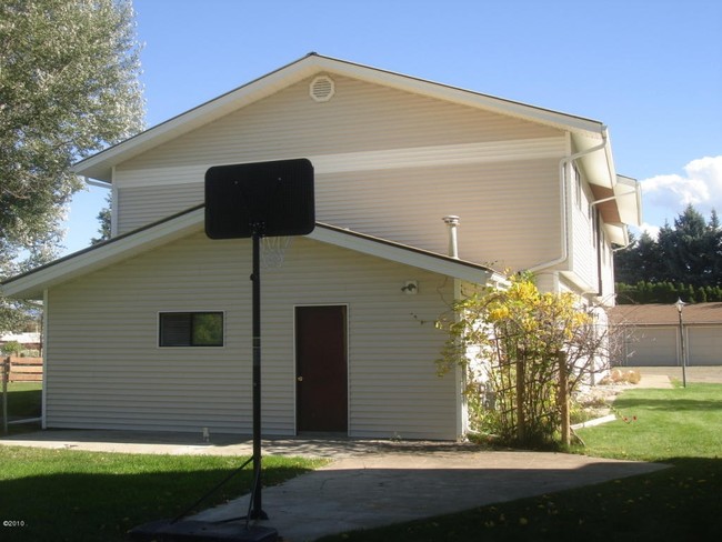 1560 Lehi Ln in Kalispell, MT - Building Photo - Building Photo