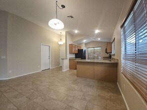 2569 E Silversmith Trail in San Tan Valley, AZ - Building Photo - Building Photo