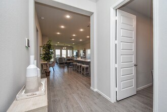 31443 Splitting Willow Ln in Fulshear, TX - Building Photo - Building Photo