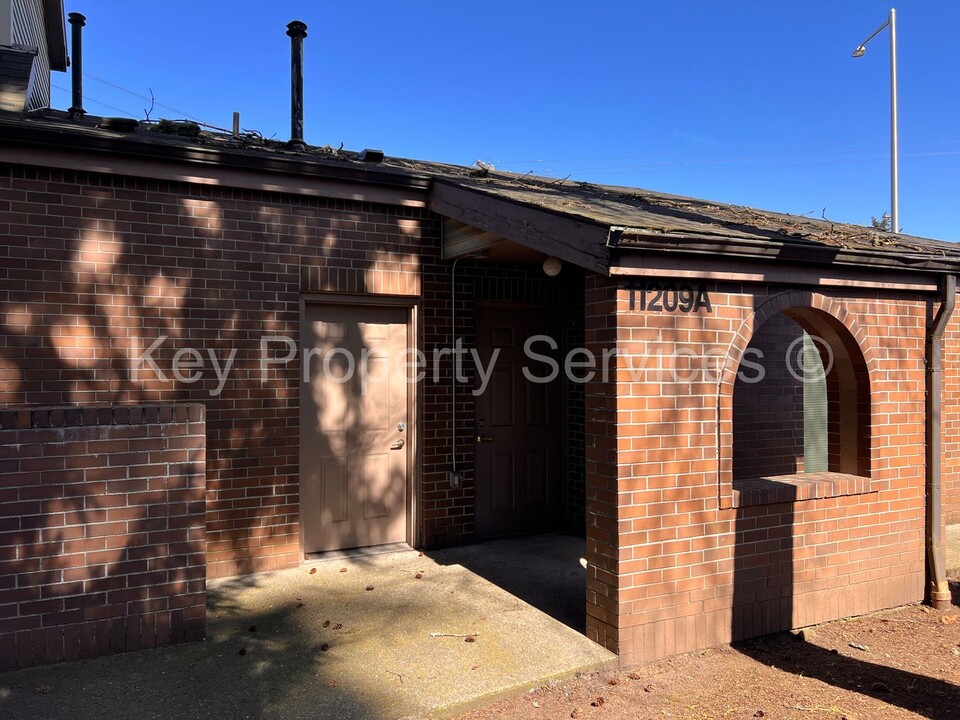 11209 NE 49th St in Vancouver, WA - Building Photo
