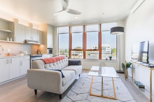 Muse Apartments in Portland, OR - Building Photo