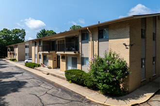 Denway Circle Apartments in Kalamazoo, MI - Foto de edificio - Building Photo