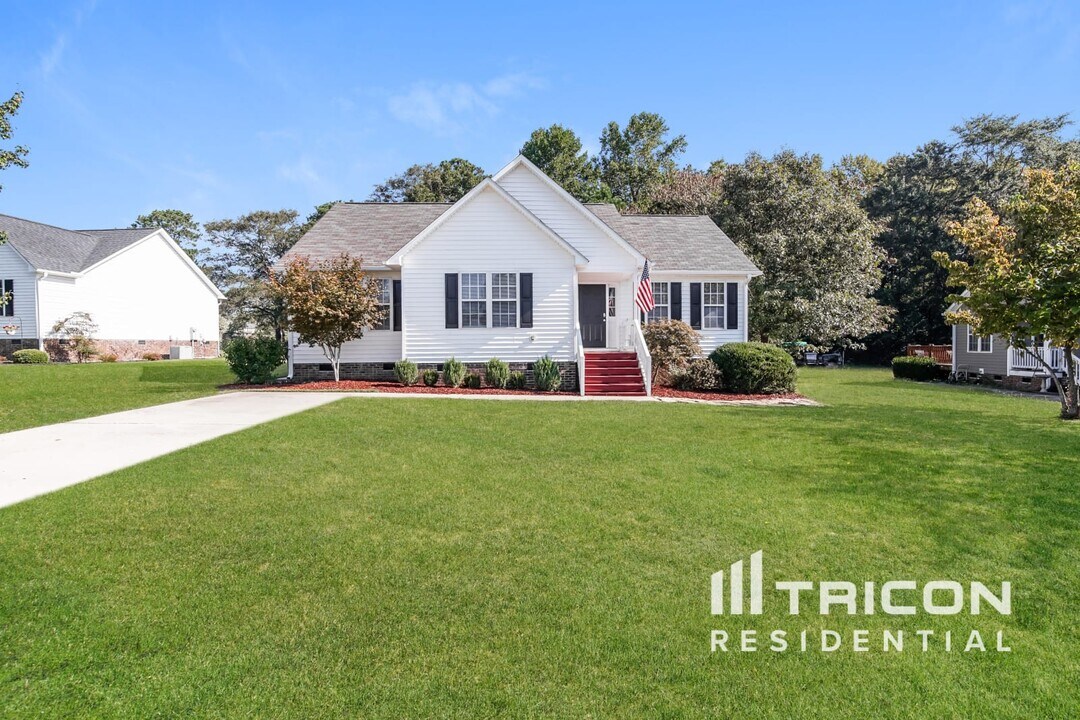 7917 Wilson Pond Ln in Fuquay Varina, NC - Building Photo