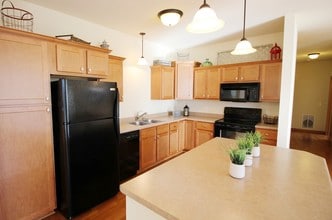 Aspen Hill Apartment Homes in Verona, WI - Building Photo - Building Photo