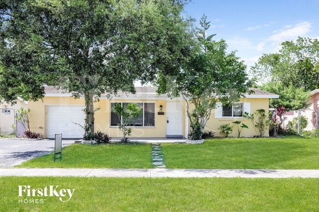 7461 NW 23rd St in Sunrise, FL - Building Photo - Building Photo