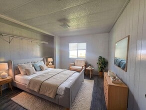 2097 Castle Ave in Roseburg, OR - Building Photo - Building Photo