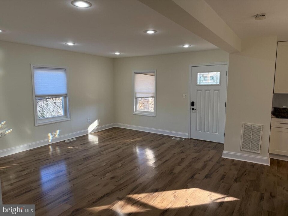 9300 Sanger St in Lorton, VA - Building Photo