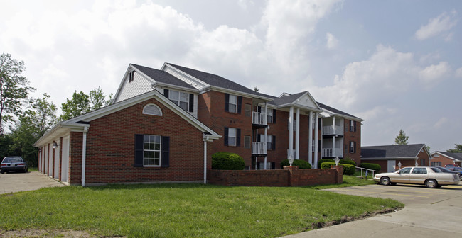 Apartments on Ivy Pointe Blvd in Cincinnati, OH - Foto de edificio - Building Photo