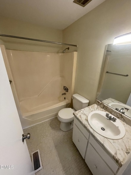 120 Byrum St in Cary, NC - Foto de edificio - Building Photo