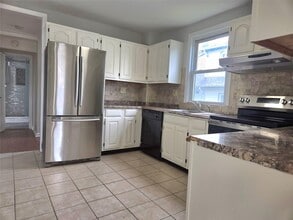 426 Dunham Ave in Mount Vernon, NY - Building Photo - Building Photo