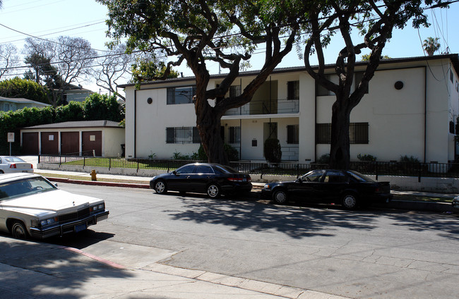 350 E Plymouth St in Inglewood, CA - Foto de edificio - Building Photo