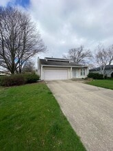 121 Malvern Dr in Normal, IL - Building Photo - Building Photo