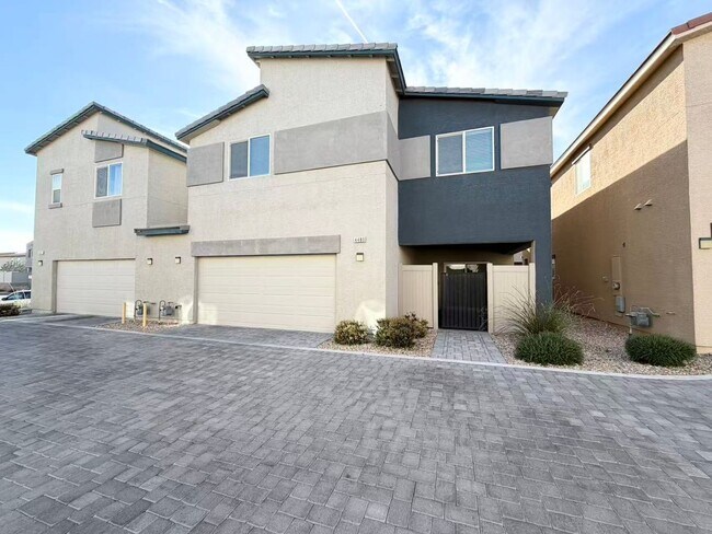 4480 Sapphire Moon Ave in North Las Vegas, NV - Building Photo - Building Photo